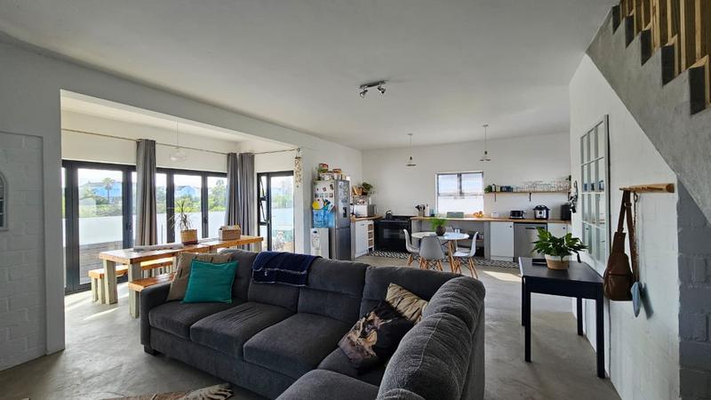 4 Bedroom Property for Sale in Golden Mile Western Cape